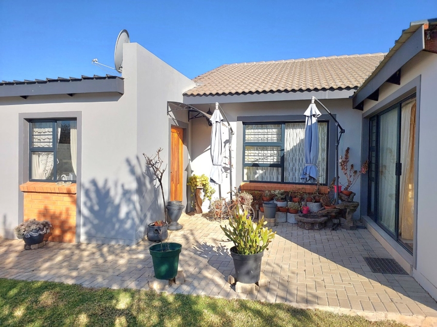 2 Bedroom Property for Sale in Ifafi North West